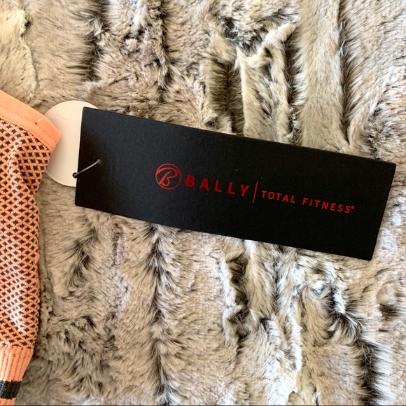 Bally Total Fitness seamless “Lana” sports bra - Picture 8 of 13